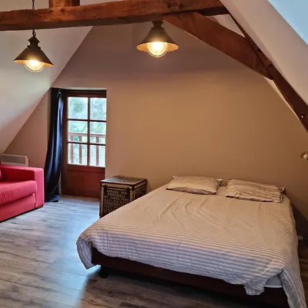 L'aupinouse Double Chardon, Au 1er Etage Avec Salle D'eau Privative ベッド・アンド・ブレックファスト La Suze-sur-Sarthe