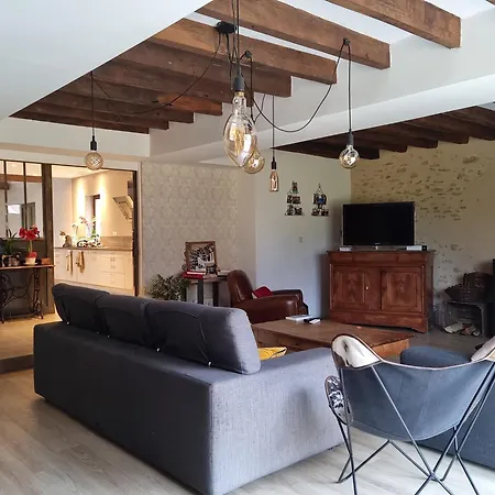 L'aupinouse Double Chardon, Au 1er Etage Avec Salle D'eau Privative ベッド・アンド・ブレックファスト La Suze-sur-Sarthe