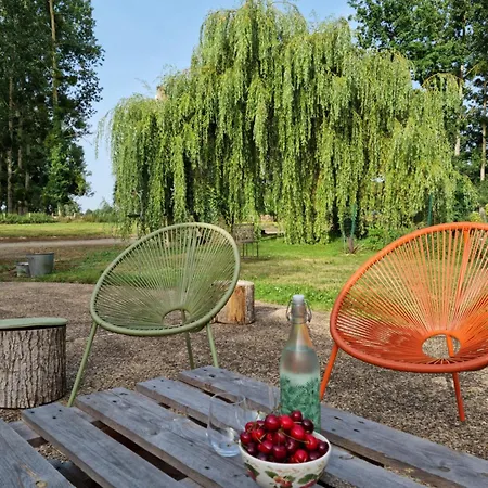 ベッド・アンド・ブレックファスト L'aupinouse Double Chardon, Au 1er Etage Avec Salle D'eau Privative La Suze-sur-Sarthe